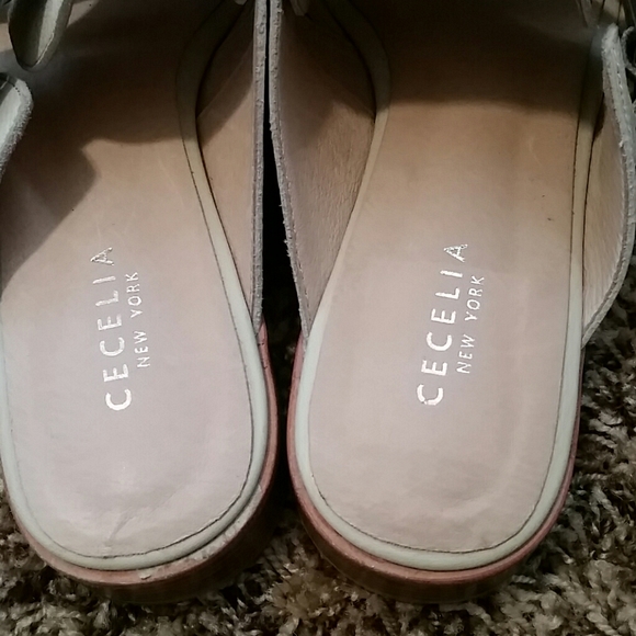 Cecelia New York Willard Buckle Flat Mule Sz 10.5 - Picture 3 of 6